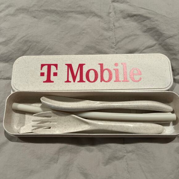 T-Mobile Utensil Set - Picture 4 of 6